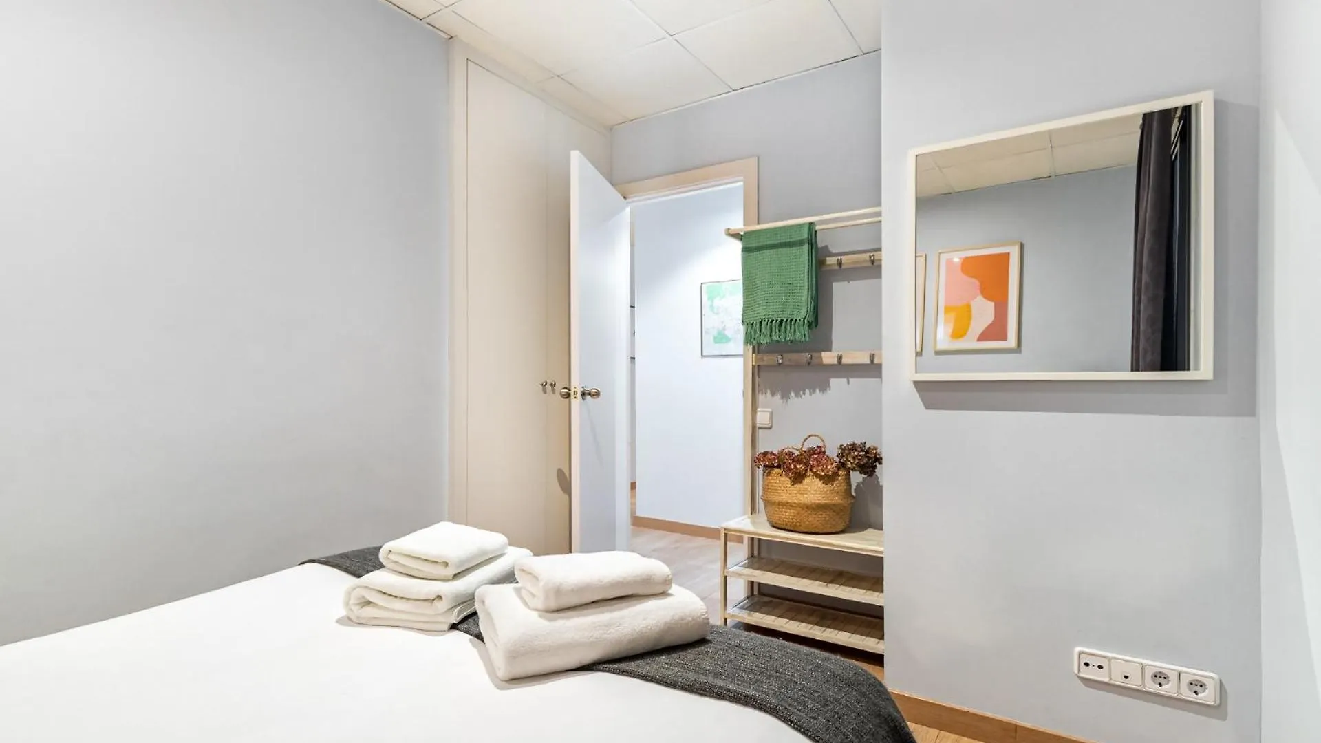 Flaugier Apartment Near Sagrada Familia Barcelona